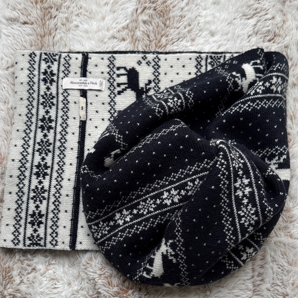 Abercrombie & Fitch Y2K Monochrome Patterned cowl neck Scarf
